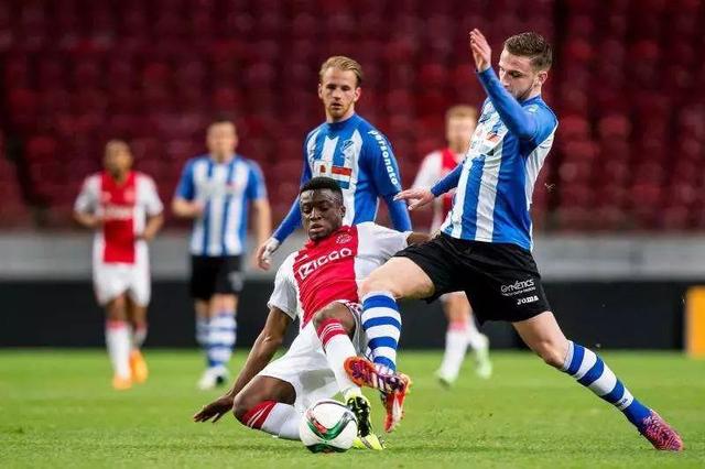 爱德华兹在 爱德华兹在